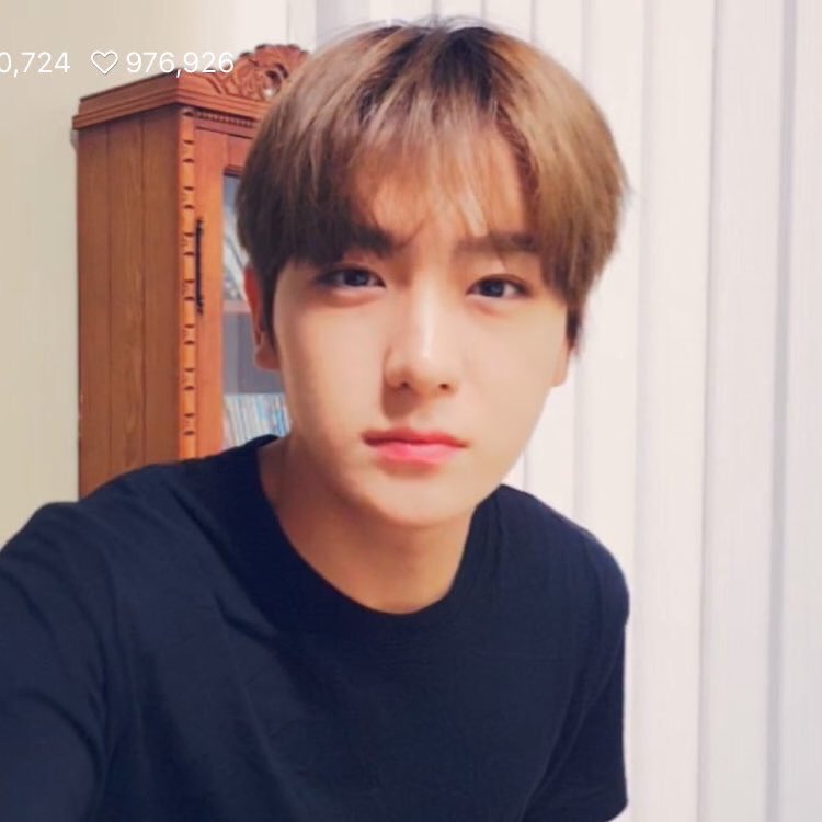 videocall with your bf hyunjae