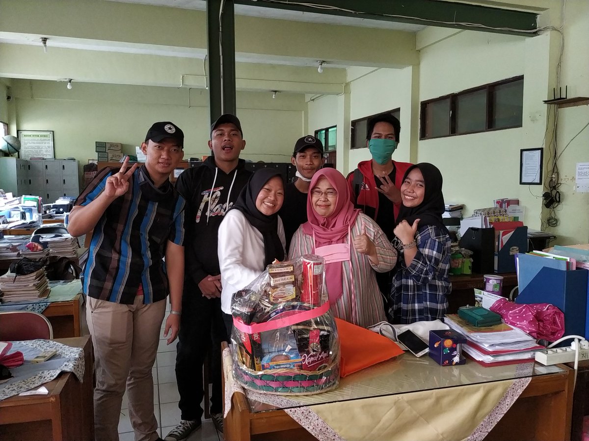  #RamadhanBarengRetropus hari terakhirBeberapa foto ketika silaturahmi bersama teman-teman saat pandemi @podcastretropus