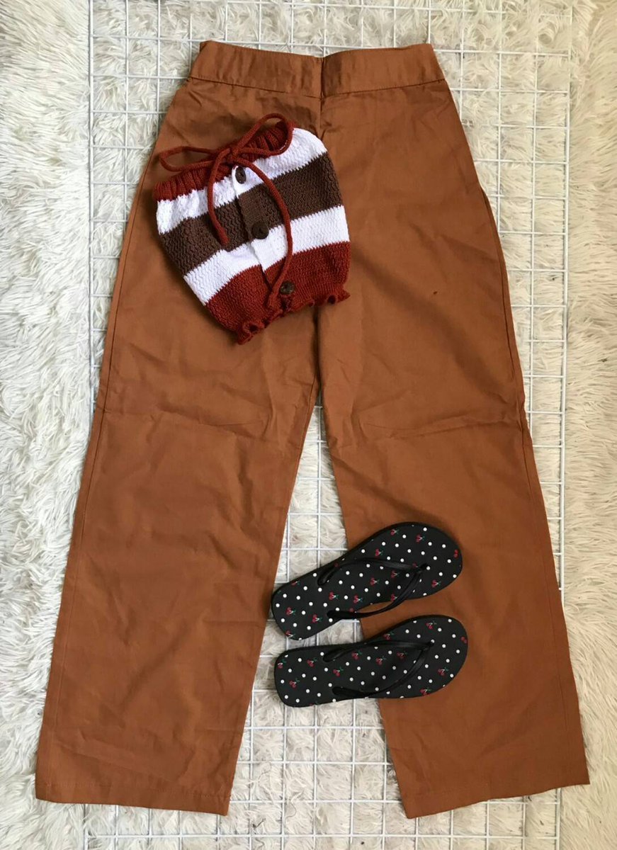 lost52Hz's tweet photo. 🌟 ส่ง320​฿🌟
เซทเสื้อไหมพรมเกาะอก แต่งกระดุมด้านหน้า . กางเกงผ้าลินิน ทรงกระบอกใหญ่
รอบอก32-38
รอบเอว25-32 สมอคหลัง
ยาว27
#เสื้อผ้าราคาถูก #เสื้อ #กางเกงทรงลุง #กางเกงขายาว #กางเกง https://t.co/FyglstCrtz