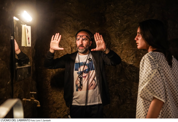 Донато карризи. Девушка в лабиринте / l'uomo del labirinto (2019). Катерина шульга актриса. Дастин хоффман девушка в лабиринте. Девушка в лабиринте робин басс.