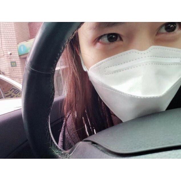 geulyz's tweet photo. 200525 #Lovelyz #INSTAGRAM
I can't believe a coward is driving..
#Where_are_you_everyone #I'll_pick_you_up😎 #Just_wait..for_3_hoursㅋㅋㅋ
#It's_nice_that_I'm_sweating.. #A_successful_driving_practice
#I'll_record_a_video_soon_as_well😘 https://t.co/eaHIUOT4ad
