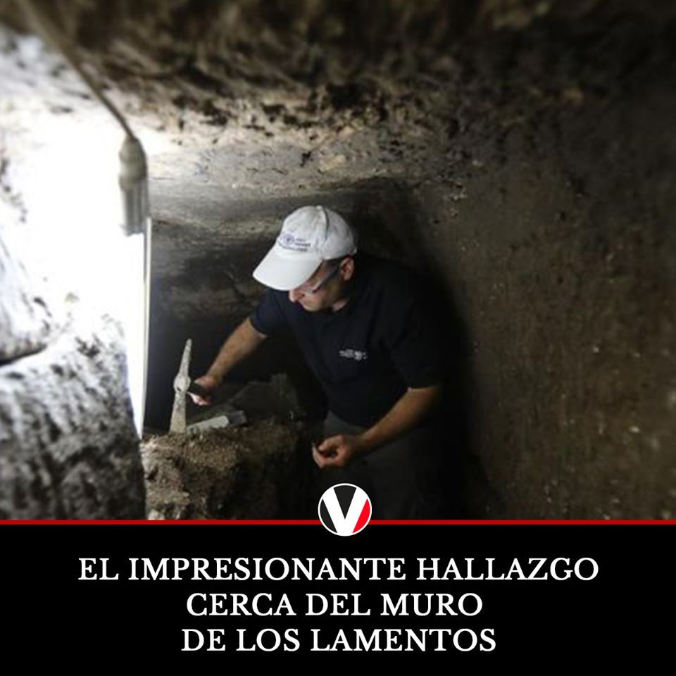 revistavistazo's tweet photo. Impresionante hallazgo arqueológico en Jerusalém. Es la primera vez que se halla una estructura como esta cerca del lugar de culto más sagrado del judaísmo. ▶️ https://t.co/ahU5y471Ih https://t.co/dy1SJQqvsU