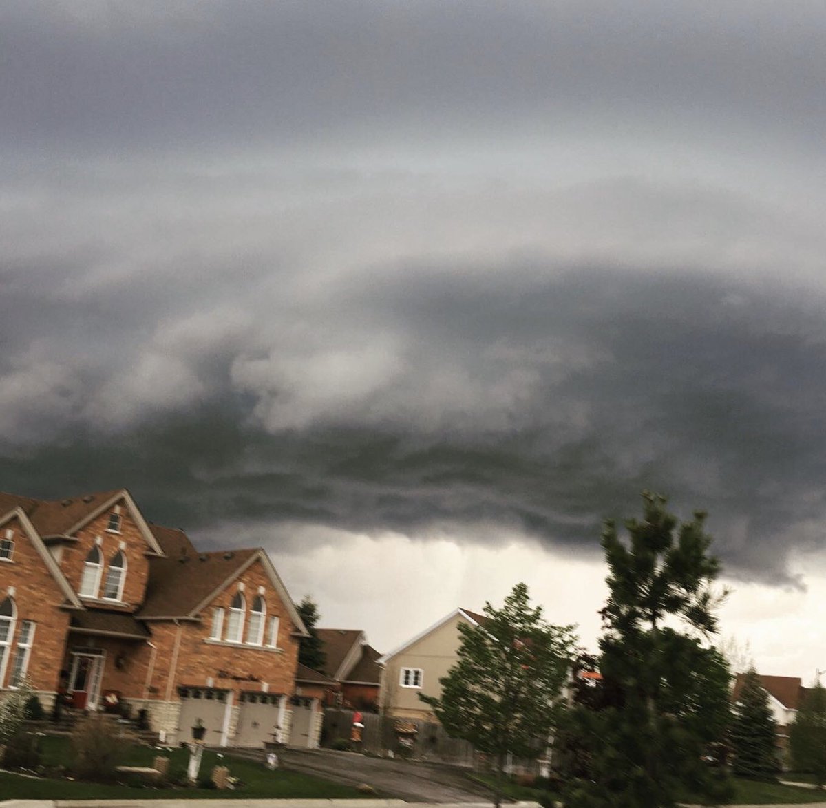 TenarowsTee's tweet photo. Post evening bike view! @weathernetwork @IWeatherON @barrie411 https://t.co/HGDot3rQMP