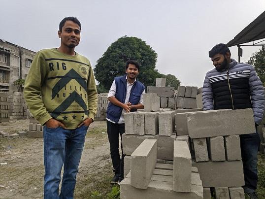 evxprts1's tweet photo. Bricks made out of 70% #waste materials!! 

Zerund Bricks, Assam developed #patented Plastic Embedded Lightweight Brick using fly ash from thermal power plants, waste plastic and cement among others. 

#Congratulations to team &amp; wish them all #success. 

#EnvironmentalInnovation https://t.co/T7bgBUHZb1