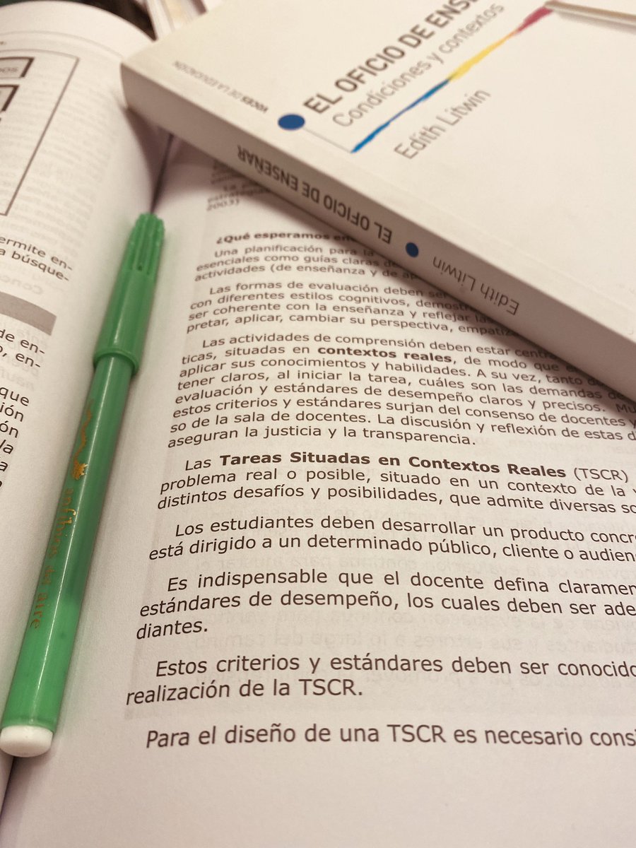lamar_encoche's tweet photo. Domingo 1:37am / Cuando no podés parar 🤦🏼♀️ #evaluaciónformativa #tscr #claeh #maestría https://t.co/cghPF89vUb