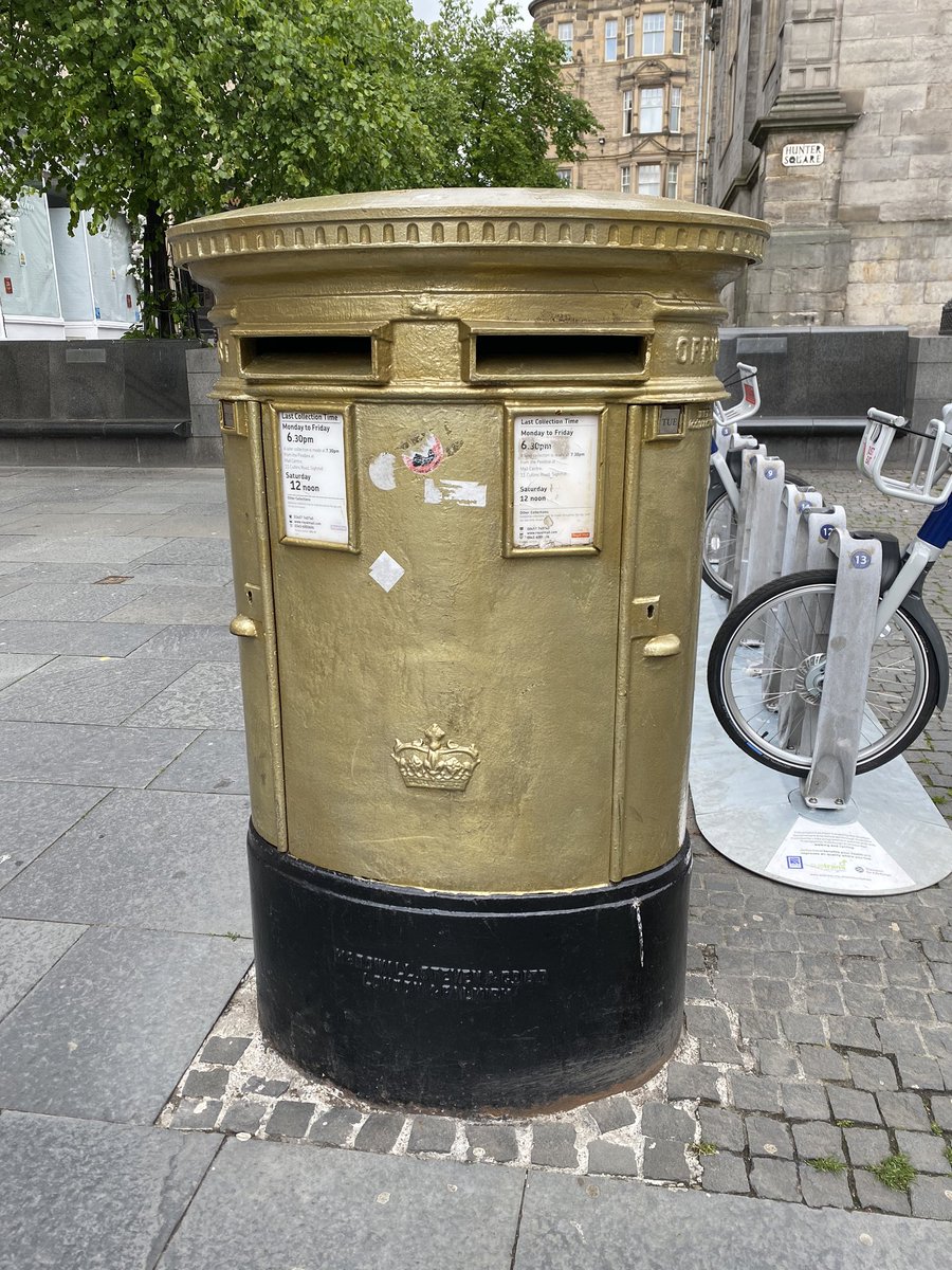 glenntait's tweet photo. A random half marathon yesterday had me go out and find some special postboxes. Itโs brought fun to running the streets, planning routes, and seeing roads and places Iโve never been before in my own city #Edinburgh #postboxchallenge #ThankYouNHS #goldpostbox #postbox #run https://t.co/8IgLwvYp1B