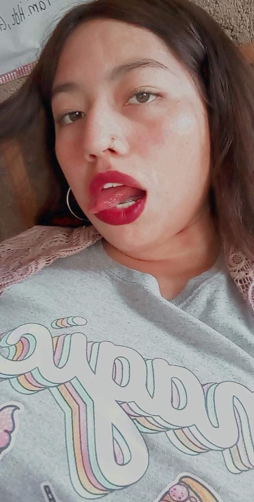 putanovia's tweet photo. Su nombre es Danna y nos la envía un seguidor quieren ver más y mejor de ella? https://t.co/8RjCOXxmxR