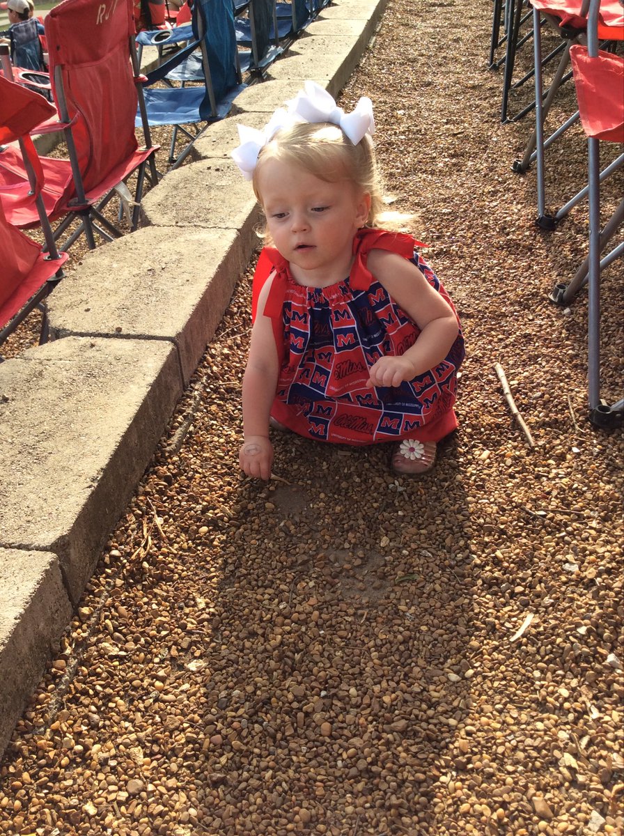 OleMiss1848's tweet photo. Found this awesome picture of #AddyGrace when she was almost 2 years old ⁦@OleMissBSB⁩ #LeftFieldCrew and now 7 years old with Daddy and ⁦@lindsay_burkes⁩ #RaisingYoungRebels ❤️🔵🔴⚾️ https://t.co/UKpLTpO4z1