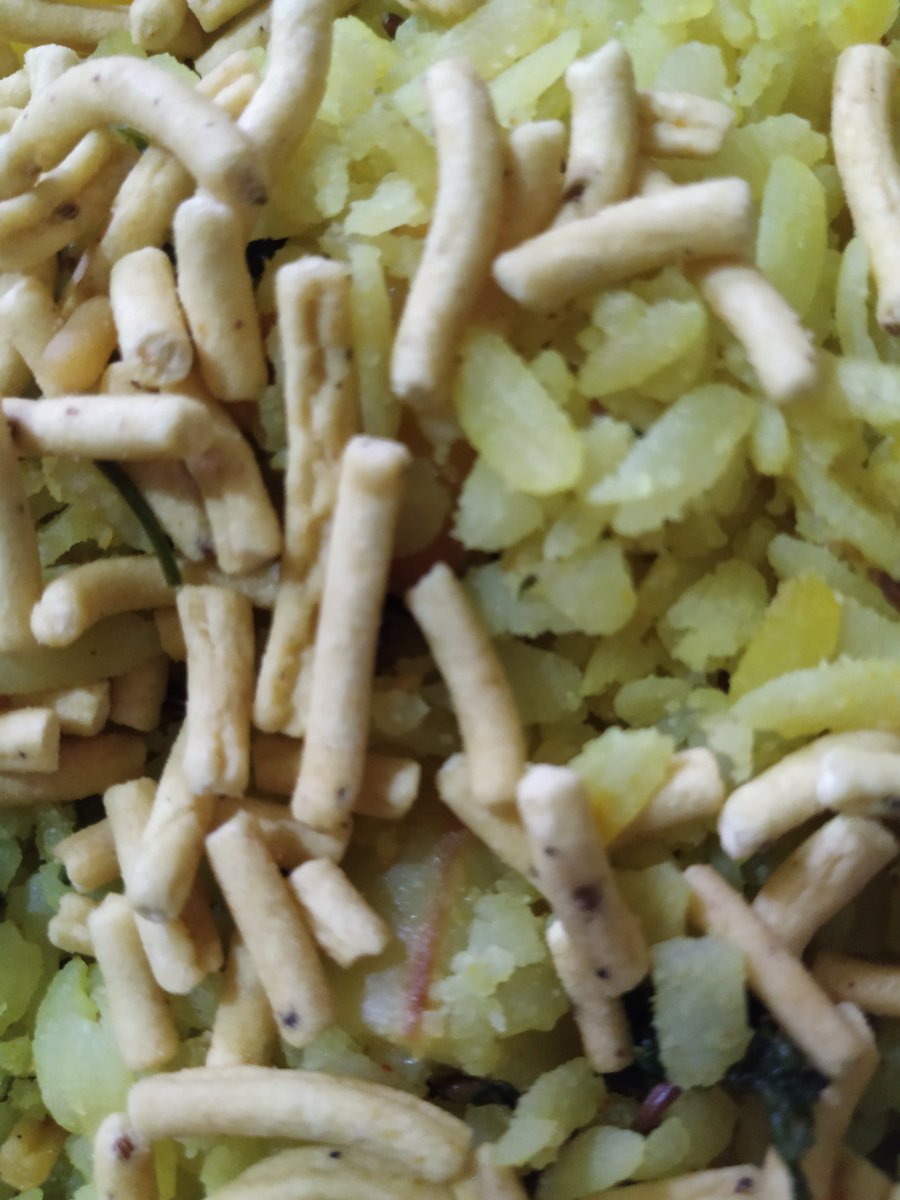 ShrrinG's tweet photo. With or Without
#Senv #Poha #TheBestCombo https://t.co/hG83WXGzTl
