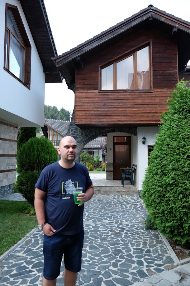 DevStyleR1's tweet photo. 🤓⏳ В любима рубрика "Developer on Focus" си припомняме номинацията на Мартин Даскалов, Technical Manager в #Soft2Run: https://t.co/Ogqbczvdmy
#DeveloperonFocus, #JavaScript, #AngularJS,#Angular, #DOTNET, #TechnicalManager, #Development, #FrontEnd, #BackEnd, #PS4, #Switch https://t.co/EMjRdiwbhN
