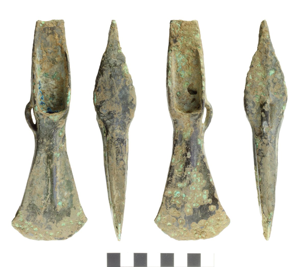 TRegistrars's tweet photo. This small Bronze Age hoard with complete copper-alloy bracelet reported via @PasWiltshire was recently declared Treasure by the Coroner and @WiltshireMuseum hopes to acquire through the Treasure Act #lockdowntreasure https://t.co/3IvCIPCBVA https://t.co/C81HXBkUAX