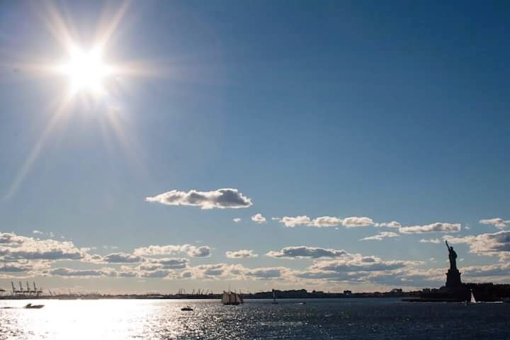 nycmarigold's tweet photo. #HappyMemorialDay #NeverForget #USA #holiday #statueofliberty #ThePhotoHour #500pxrt @discovering_NYC @spann @agreatbigcity @ThePhotoHour @cityguidenyc @FollowCSP @WhatsTrending @MeLinNature https://t.co/f820M1sId8