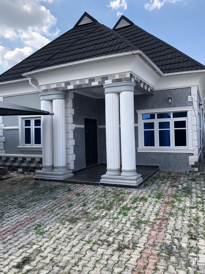 Bobbybijou1's tweet photo. Now selling
A newly built and we'll furnished 3 bedroom bungalow, fully furnished and all rooms ensuite with a detached maid room @idi ishin Jericho extension iletuntun. Asking price 30m https://t.co/efElXqAjdh