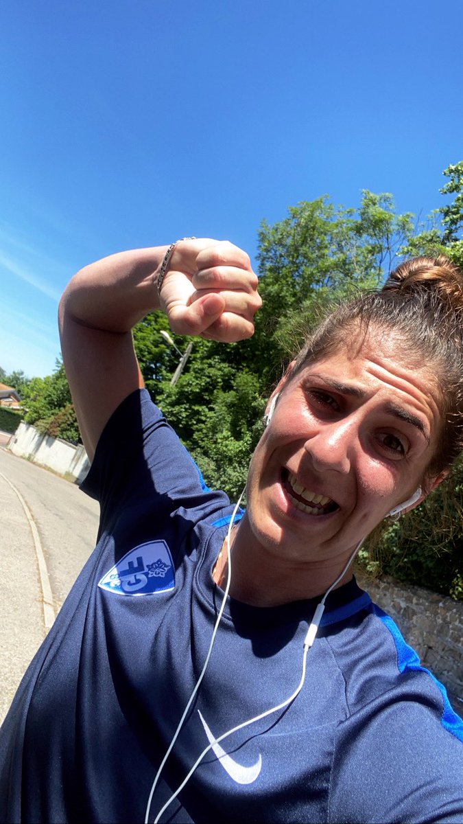 OceaneGrange's tweet image. Fractionné en côte! 13% de pente 💪🏽👊🏽🏃🏽‍♀️