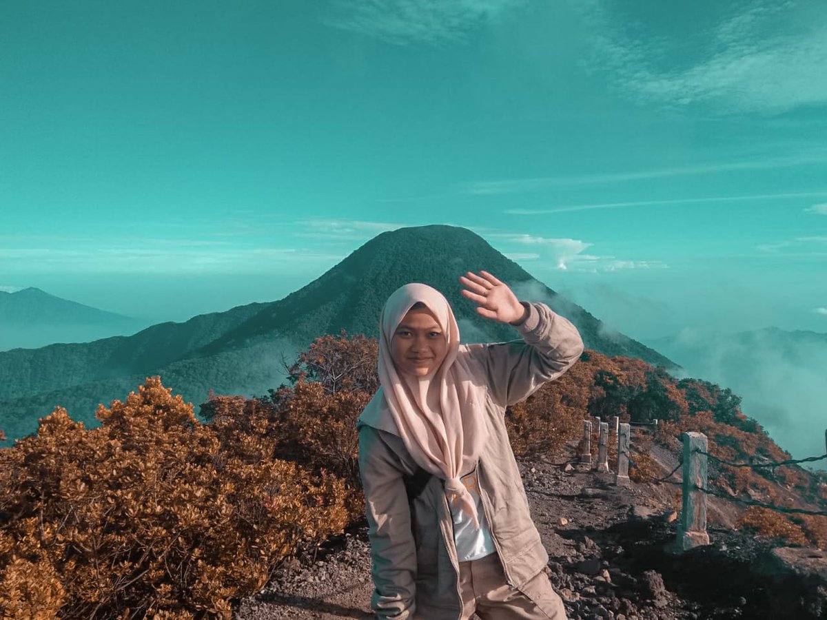 elsahdy's tweet photo. Kita punya keinginan tp semesta punya kenyataan:) #gunung https://t.co/Cf1tQk7Utw