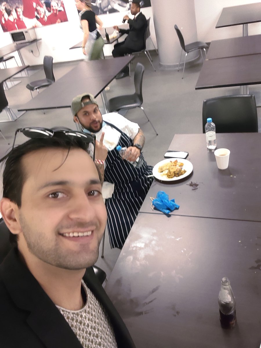 AnasMujadiddi's tweet photo. It was an absolute pleasure meeting my friends @CompassionLDN #compassionlondon is growing Great to see thousands of meals going out @wembleystadium for our frontline Heroes &amp; All those in need across #london Thank You #Wembley https://t.co/SwghEzKFBZ