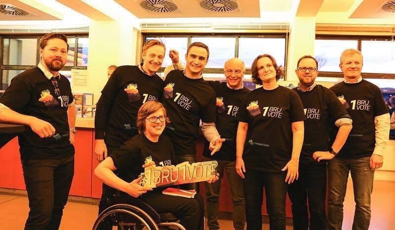 1bru1vote's tweet photo. #COVID19 laat zien dat burgers betrekken cruciaal is voor een meer inclusieve&amp;democratische maatschappij. In 2018-19 voerde #1bru1vote campagne vr #hetstemrechtvanalle niet-Belgen in de Brusselse regionale verkiezingen. Morgen discussiëren over het vervolg https://t.co/UqhZJip1gX https://t.co/9lAuSGKw5B