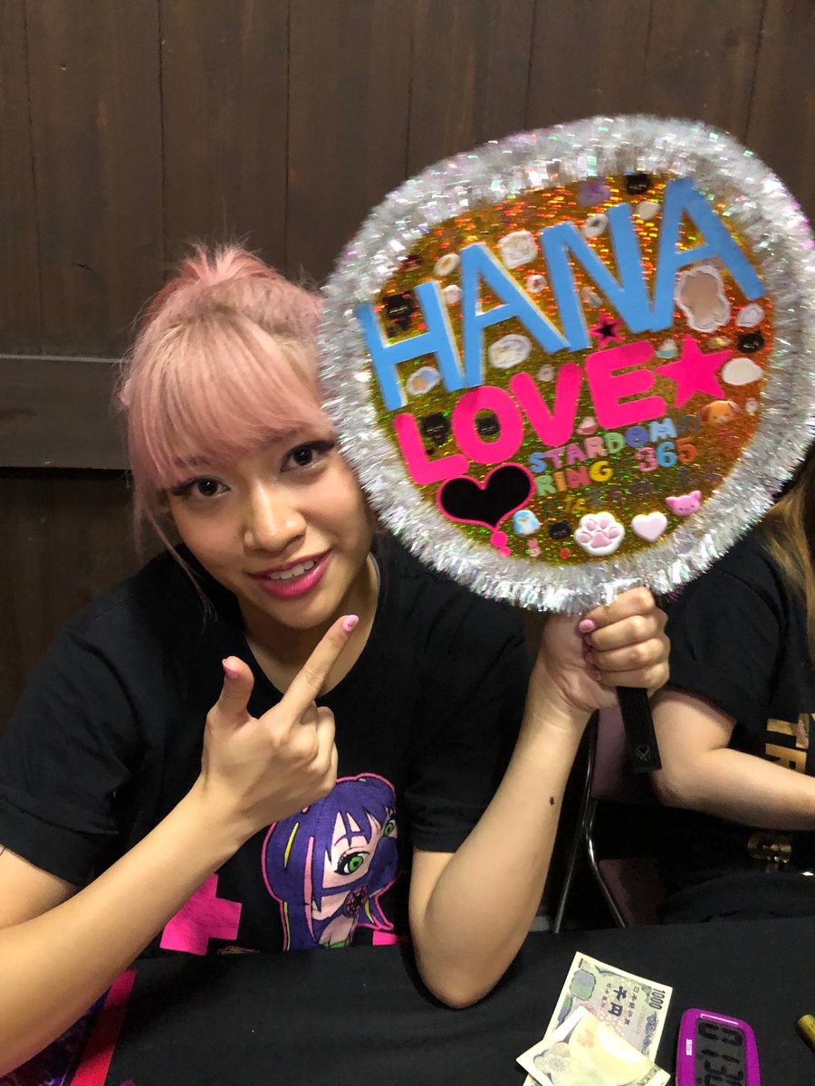 sasukezaemon's tweet photo. とにかく花ちゃん🌼の事ばっかり
考えてしまいます😌
花ちゃん🌼はお喋り上手でお話し好き
やったけど実はめっちゃんこ聞き上手👂オマケに人の良いところを見つけてはこっちが恥ずかしくなるぐらい
褒めてくれるんだよな😌
物販の短い時間でこの神対応👍
皆んな花ちゃん🌼が好き😍に
決まってる😁 https://t.co/MGiErV4fkl