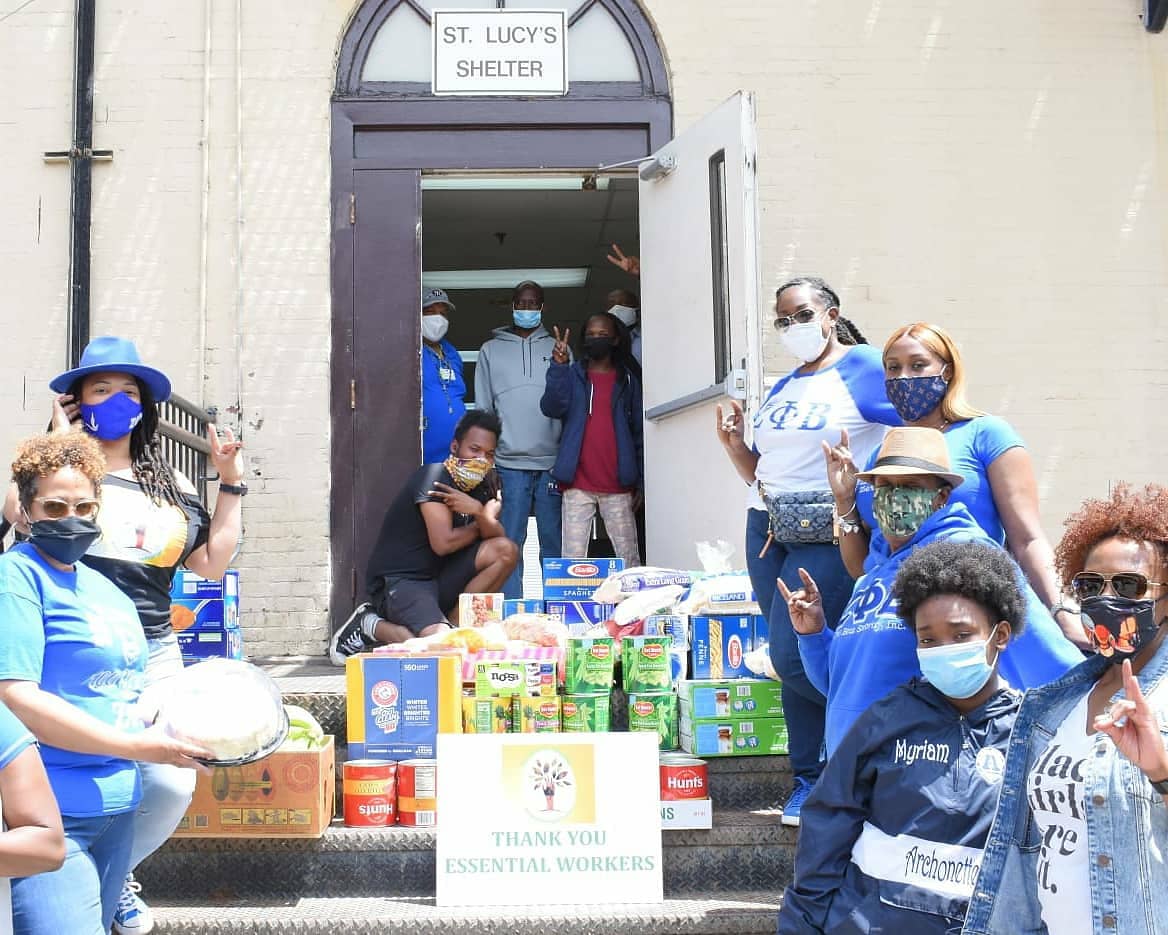 JaquezTweets's tweet photo. Over 1000 lbs of food was delivered to St. Lucy's Shelter in Jersey City last week. Circles for Healing Nonprofit partnered with Zeta Phi Beta Sorority Inc., Sigma Zeta Zeta chapter to feed the community and honor the essential workers on the frontlines. #TeamCFH #NJThanksYou https://t.co/Iy7MpDlkXX
