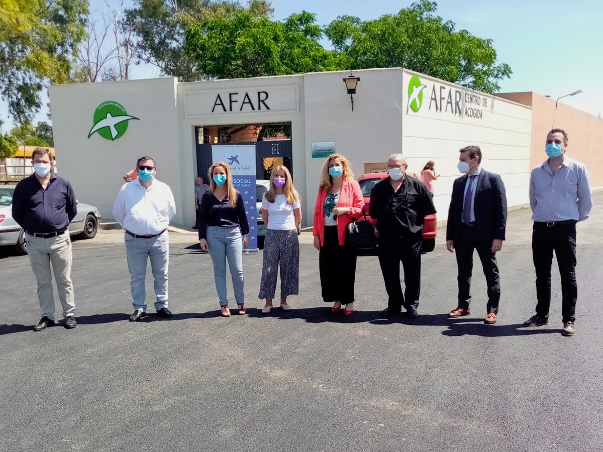 AsocAfar's tweet photo. A través de la colaboración de la oficina de la Plaza Cervantes de La Caixa y el Ayuntamiento de Alcalá hemos logrado el asfaltado, así como la adecuación para el tráfico rodado, a nuestras instalaciones. Con ello se facilita la accesibilidad a profesionales, servicios  etc.. https://t.co/pPJSRK32lf