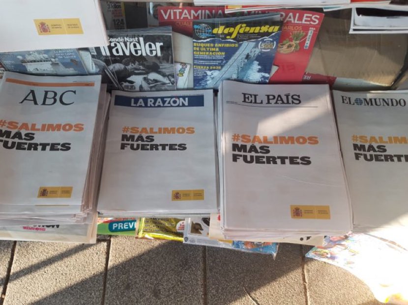 diostuitero's tweet photo. Un día compró las portadas el Banco Santander. Hoy el Gobierno. Cuando todos los periódicos dicen lo mismo no vives en una democracia. https://t.co/hLtaiqyfwg