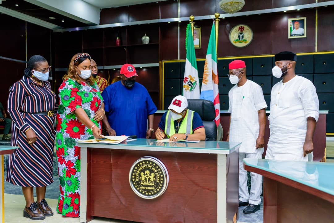 JerryJudith8's tweet photo. Severance allowances are targeted at cushioning post public office financial challenges for non pensionable positions such as Governor and Speaker. How then can the same category of former public office holders turn around to receive Pensions?
@HE_HopeUzodimma
#GreaterImo https://t.co/lFzpaIL57P