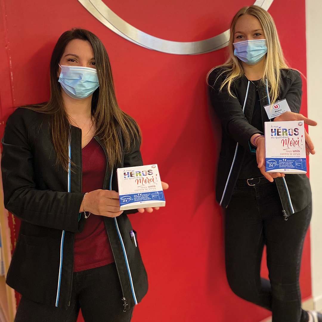schelcher's tweet photo. Les @Editionsdusigne ont publié un livre-hommage "A nos héros du quotidien". Pour chaque achat, 1 € est reversé à la Fondation de France. Plusieurs de nos magasins @ULesCommercants alsaciens l'ont offert à leurs clients à Russ, Strasbourg ou Wolfisheim. https://t.co/7EdtSOaSWE https://t.co/fZgxWb6OVw