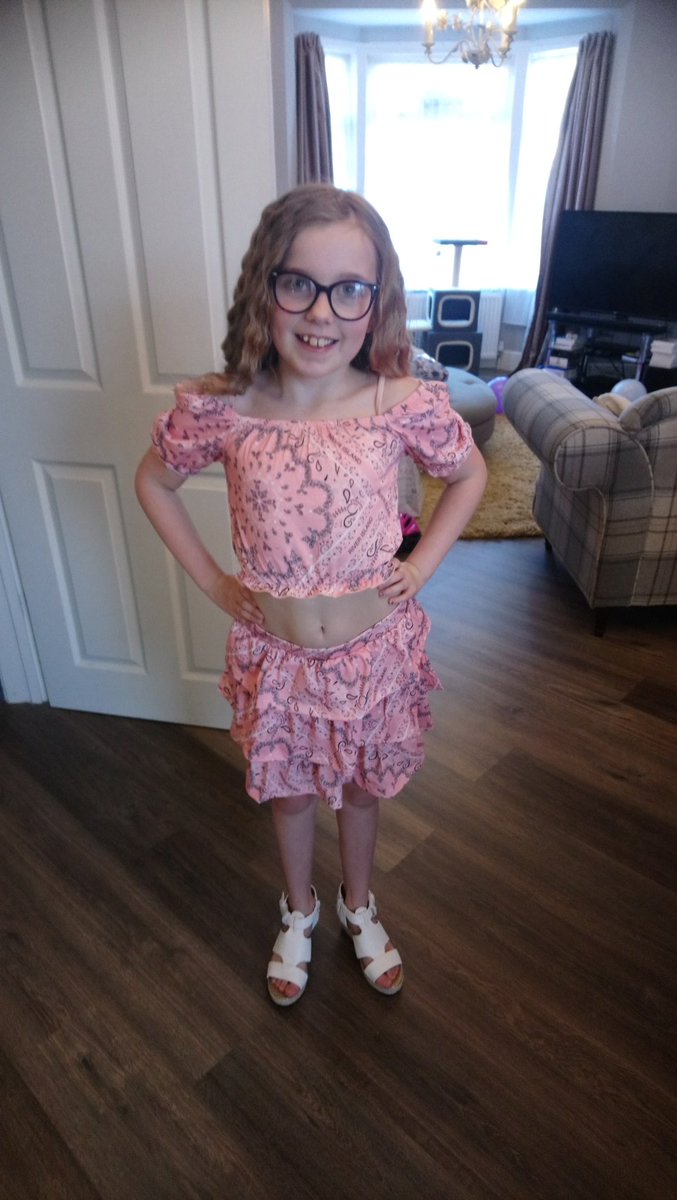 dandyv1980's tweet photo. Happy 10th birthday Miss Erin xxx https://t.co/LCcuJohYUc