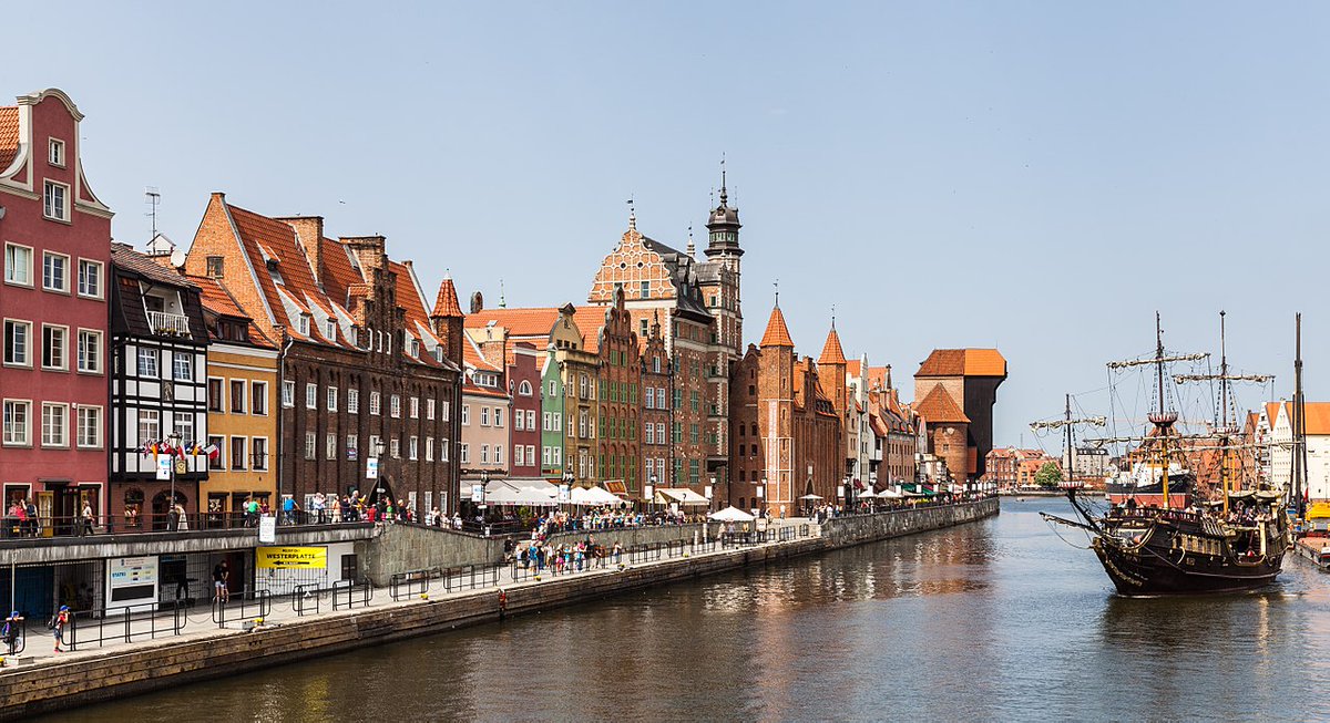 10 and final/Gdańsk is now once more a Polish city. Unlike Kaliningrad (Königsberg), this city has been miraculously and beautifully reborn from the ashes. It is a wonderful and welcoming European city, one of my favourites travel venues. Do go, if you can.