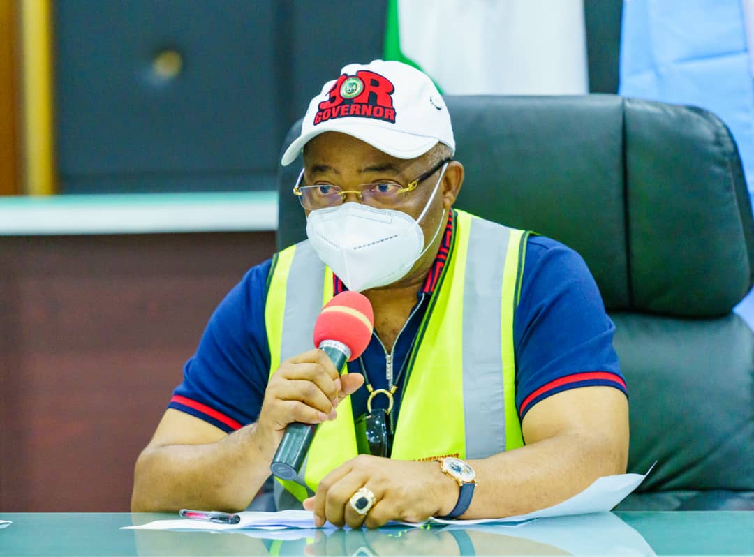 PIhunanya's tweet photo. Paying Governors, Speakers and their Deputies Pension after receiving severance allowances is criminal —Gov Uzodinma
#GreaterImo
#GovernmentOfSharedProsperity
#AudacityOfHope https://t.co/XnflLP7CQ7