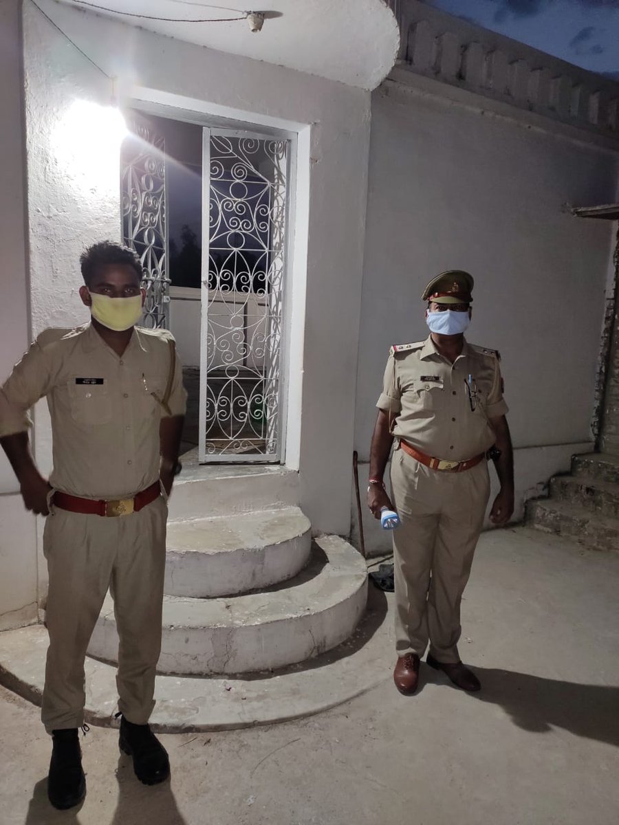 sonbhadrapolice's tweet photo. #COVID__19 के दृष्टिगत #lockdown_4 के समय पड़ने वाले त्यौहार ईद-उल-फित्तर (ईद) को सकुशल सम्पन्न कराने हेतु @sonbhadrapolice द्वारा पोस्टर पार्टी निकाली गयी।
@adgzonevaranasi 
@digmirzapur 
@Uppolice https://t.co/SVT4VkZarC