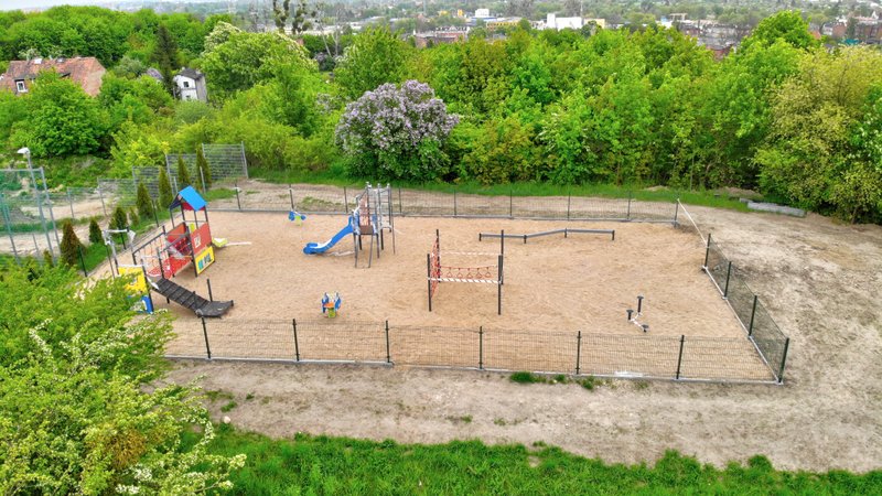 gdansk's tweet photo. Trwa budowa miasteczka ruchu drogowego na terenie SP nr 56. To tu najmłodsi będą mogli nauczyć się zasad ruchu drogowego i jazdy https://t.co/MU8SW7zrq5. na rowerze 👧🚲🛵 🏎 https://t.co/SEHdNxUQvL 👈 #gdansk #ilovegdn #edukacja #dziecko #inwestycje #BO2019 📸 DRMG https://t.co/qzB3tApxnZ
