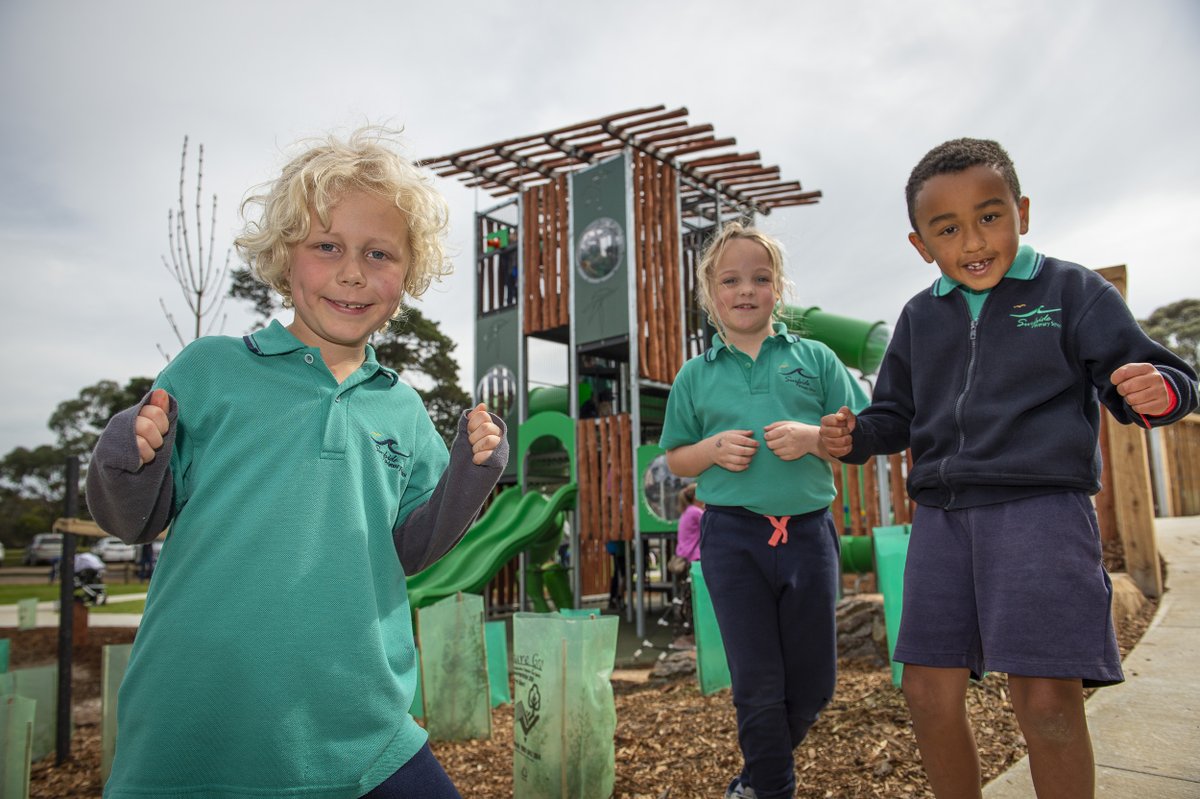 .@GreaterGeelong's re-opening playgrounds, outdoor gym equipment and skate parks tomorrow, following the state’s announcement that COVID-19 restrictions are easing again. No more than 10 people can use these facilities at one time. More info: bit.ly/2AYXLJA #coronavirus