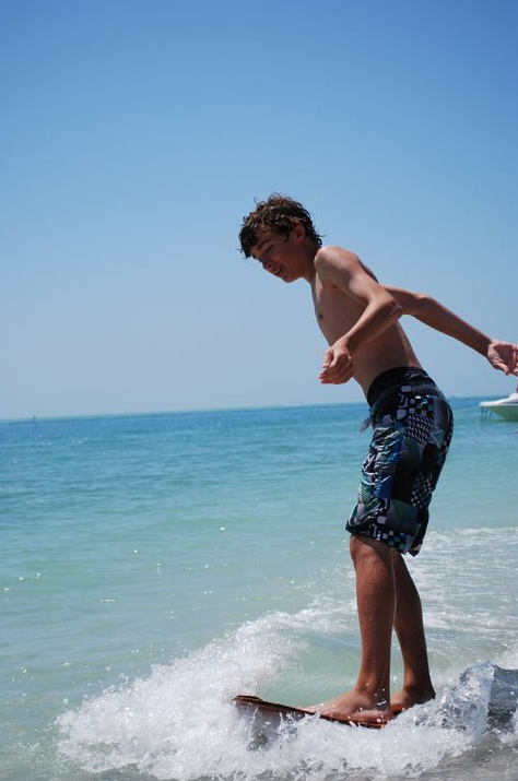 AlbertsStuff's tweet photo. i was so cute at 13/whatever age i was why girls didnt gimme attention   ????? https://t.co/QYqkr9lUGJ