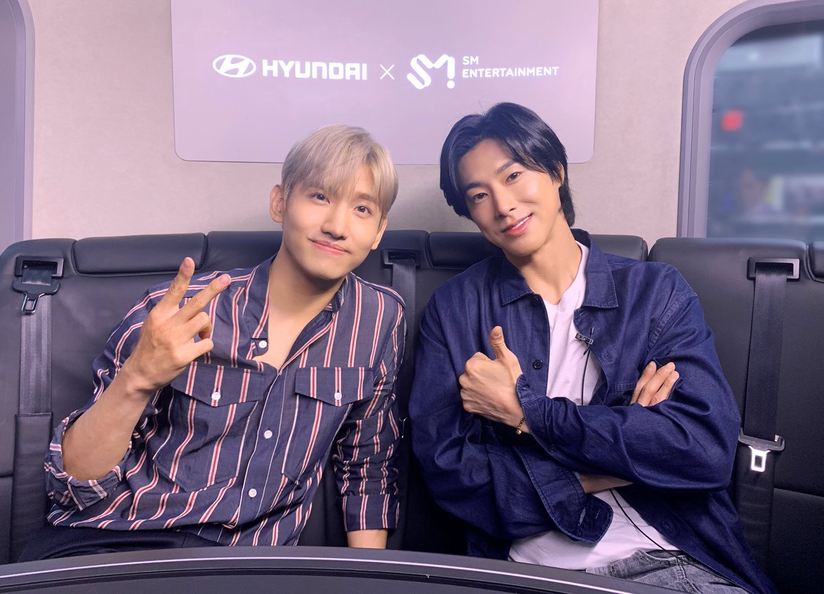 SMTOWNGLOBAL's tweet photo. #Beyond_the_T 콘서트에 이어 깜짝 라이브에 함께 해주신 여러분 모두 감사합니다🍓🍑❤️

Thank you for joining our surprise live talk today as well as yesterday’s ‘Beyond the T' concert! 🍓🍑❤️

#TVXQ_BeyondLIVE #동방신기 #TVXQ! #東方神起 #Beyond_LIVE #BeyondLIVE #NAVER #VLIVE https://t.co/hbY9kZjs2o
