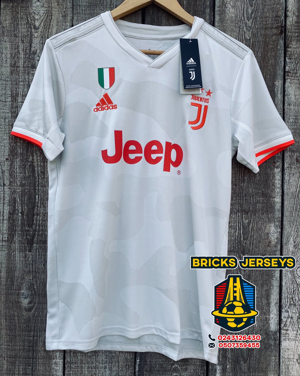 bricssjerseys's tweet photo. Break out of the pattern. Disrupt the norm. Introducing the 19/20 Juventus Away Core-white jersey...
Dm to cop yours now...
Whatsapp: 0507359455
Kindly retweet๐๐ฝ๐๐ฝ My next customer might be in your TL ๐๐ฝ๐๐ฝ
#AskAkwaboah #TwitterStoreGh #Ghana #Accra https://t.co/Vlw7qTV6pB