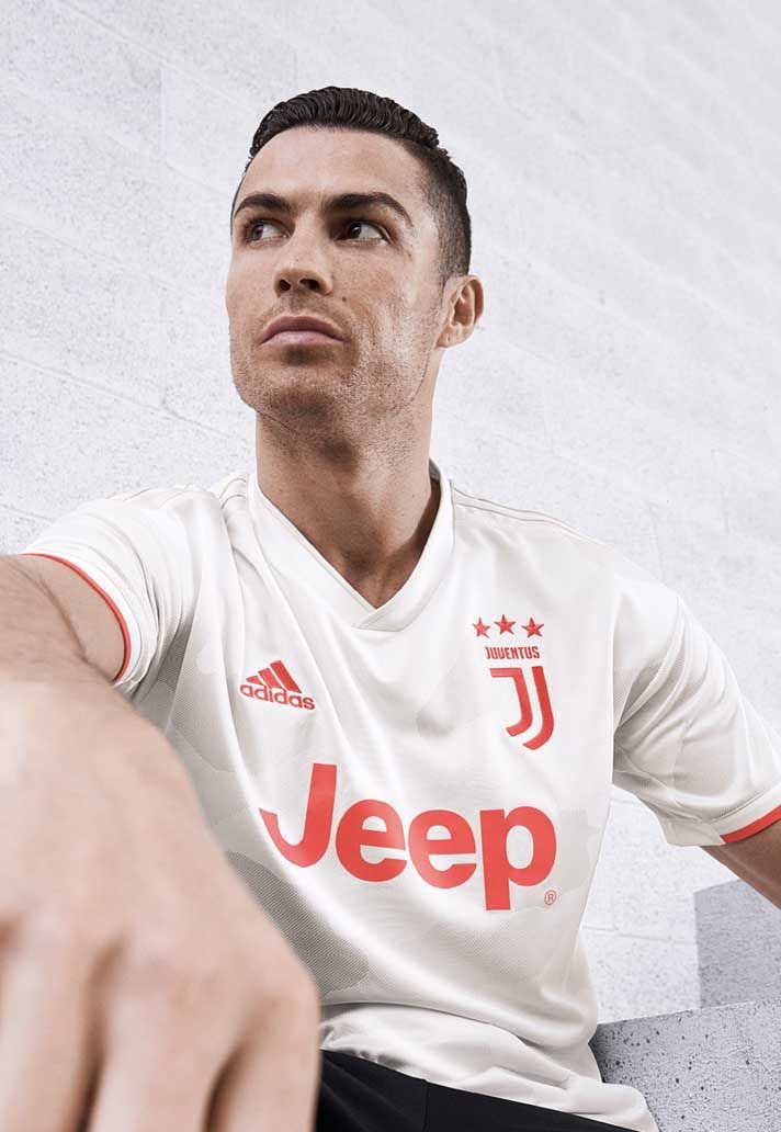 bricssjerseys's tweet photo. Break out of the pattern. Disrupt the norm. Introducing the 19/20 Juventus Away Core-white jersey...
Dm to cop yours now...
Whatsapp: 0507359455
Kindly retweet๐๐ฝ๐๐ฝ My next customer might be in your TL ๐๐ฝ๐๐ฝ
#AskAkwaboah #TwitterStoreGh #Ghana #Accra https://t.co/Vlw7qTV6pB