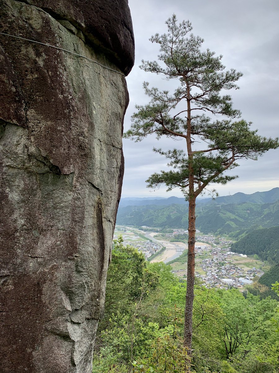 horagueri's tweet photo. 岐阜県関市武芸川町(むげがわちょう)寺尾の岩めぐり。
１枚目、２枚目は七つ岩、３枚目は、縄文岩です。
初夏、初秋のハイキングには最適な場所です。👍
#岐阜県 #関市 #武芸川町 #寺尾 #岩めぐり #七つ岩 #縄文岩 #gifuphoto https://t.co/zdyXorsU5T