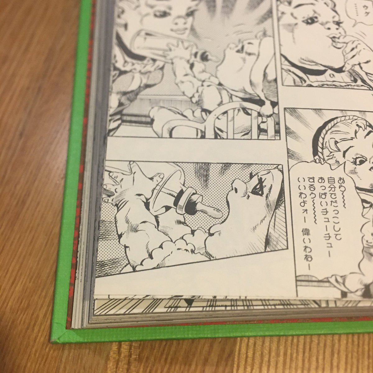 TLに「チフスのメアリー」という文字列を見つけ、荒木飛呂彦さん「腸チフスのメアリー」再読。「赤ちゃんがメアリーが口をつけたミルクを飲みそうだ」で8ページ引っ張るテクニックに釘づけッ。 