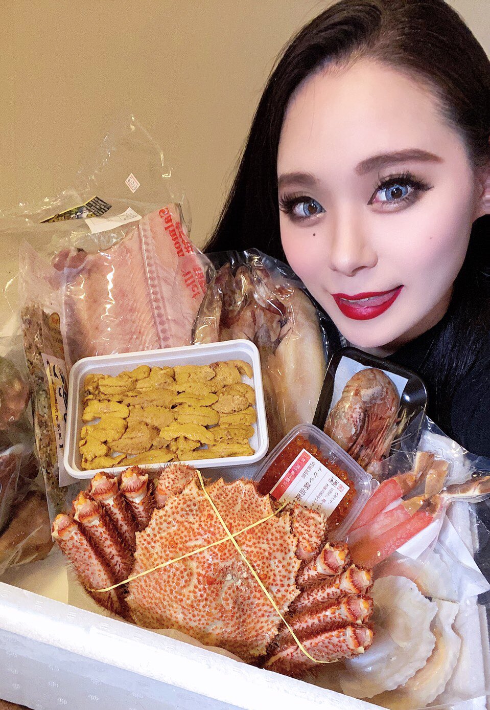 Sara A Twitter 札幌朝市高水さんの海鮮セット 毛蟹1 は初めて食べた 色んなのたくさん入ってて食べきれないくらい大満足 qでもホームパーティーにも持って来いだし万能すぎ 高水さんにはこれからたくさんお世話になりそう オススメ 札幌朝市