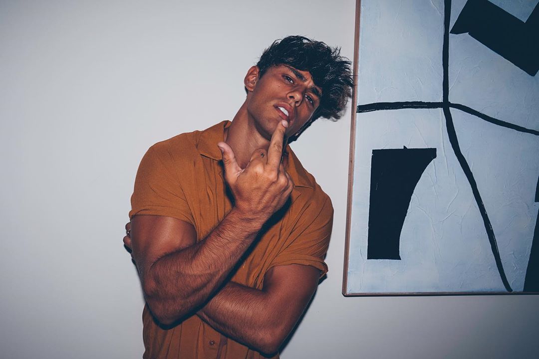 SebsStone's tweet image. 🔴🔴Perfil🔴🔴
▪️Nombre: Sebastian Stone
▪️Edad: 24 años
▪️Nacimiento: Los Ángeles
▪️Residencia: Nueva York
▪️Profesión: Dirige la sucursal en NY de la empresa familiar
▪️Descripción: Bromista, directo, alegre, Selectivo, busca vivir la vida en su poco tiempo libre
#FreeRol