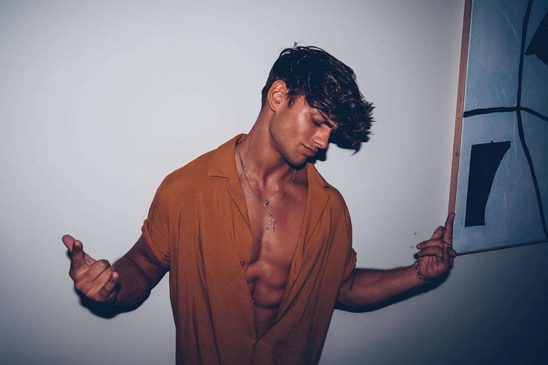 SebsStone's tweet image. 🔴🔴Perfil🔴🔴
▪️Nombre: Sebastian Stone
▪️Edad: 24 años
▪️Nacimiento: Los Ángeles
▪️Residencia: Nueva York
▪️Profesión: Dirige la sucursal en NY de la empresa familiar
▪️Descripción: Bromista, directo, alegre, Selectivo, busca vivir la vida en su poco tiempo libre
#FreeRol