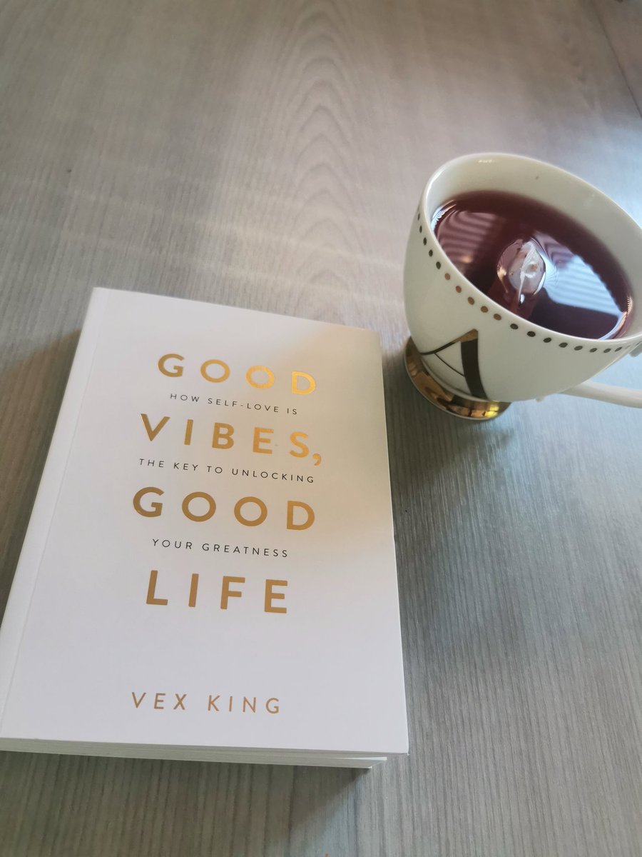 A morning of meditation and reading <a href="/VexKing/">Vex King</a> Good Vibes, Good Life. Only half way through but absolutely loving this book!