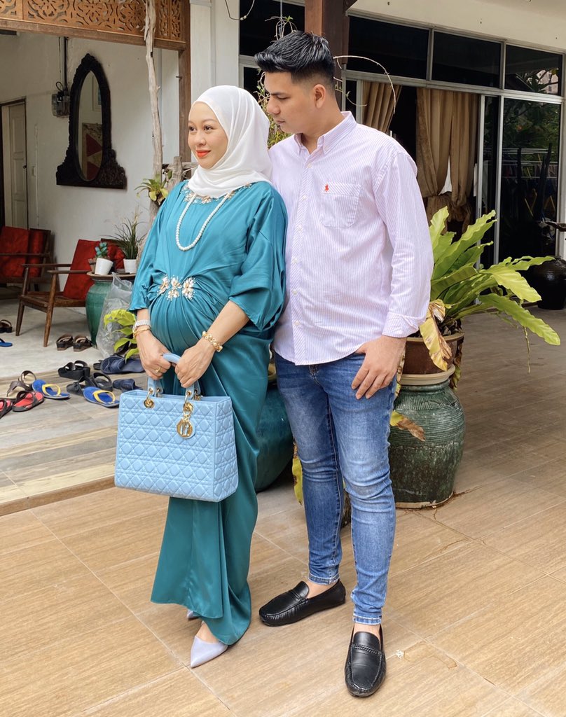ammaraslam_'s tweet photo. Open house with wife ✨ #2ndraya #eidmubarak https://t.co/0usPlxpRJG