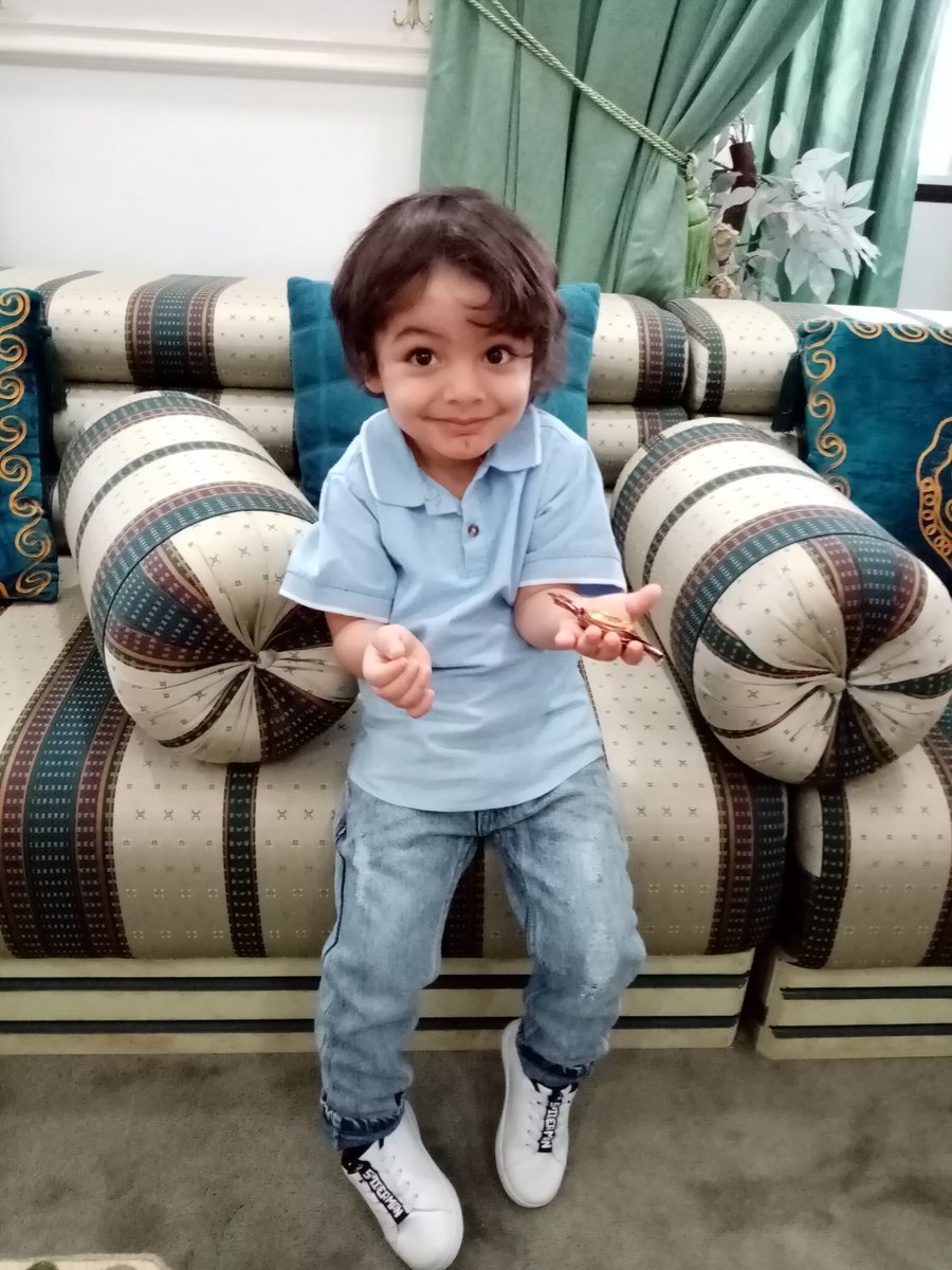smtasa1982's tweet photo. الكبيده ولدي أحمد ماحد مثله في حركاته وفعايله.. الله يحفظه.. وعيدكم سعيد #لقطه_عمانيه_في_العيد https://t.co/heNzwjUawz