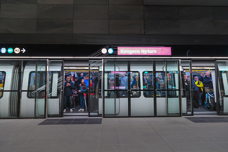 Cityringen Metro
Copenhagen - Denmark
#castaldilighting #copenaghen #cityringen #metrom3 #handrail #handrails