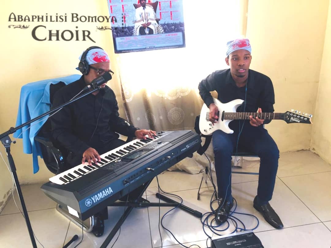 abaphilisi's tweet photo. We hope you enjoyed our Live Show with Mr Nyanga and our guitarist Mr Ayanda Mbixeni🔥🔥🔥 

#TillWeSingTogetherAgain https://t.co/Pssvsu3xtV