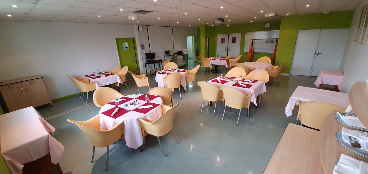 AcBordeaux's tweet photo. #VoiePro👩‍🍳Le lycée professionnel Jacques de Romas #Nérac vous propose de découvrir en images ses différentes formations, l’agencement des locaux, ateliers et salles spécialisées #hôtellerie #cuisine #sommellerie.
➡C’est parti pour cette #JPO virtuelle : https://t.co/v1kIsQpsPz https://t.co/ybg80mqFzg