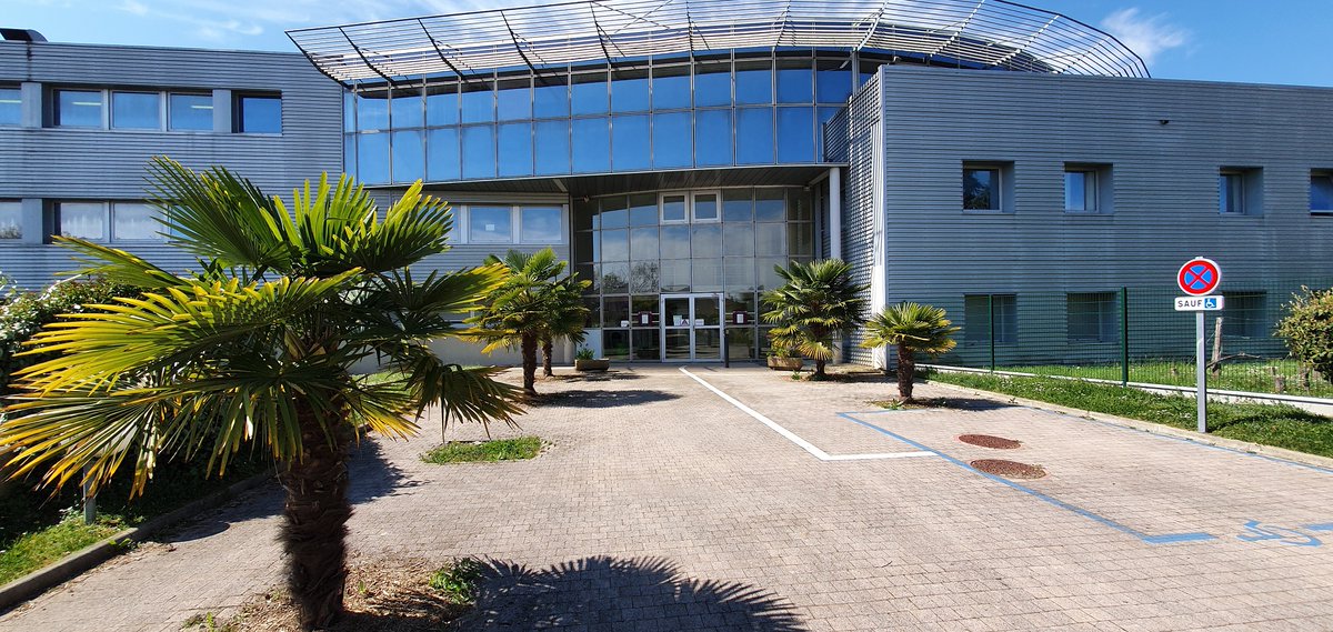 AcBordeaux's tweet photo. #VoiePro👩‍🍳Le lycée professionnel Jacques de Romas #Nérac vous propose de découvrir en images ses différentes formations, l’agencement des locaux, ateliers et salles spécialisées #hôtellerie #cuisine #sommellerie.
➡C’est parti pour cette #JPO virtuelle : https://t.co/v1kIsQpsPz https://t.co/ybg80mqFzg