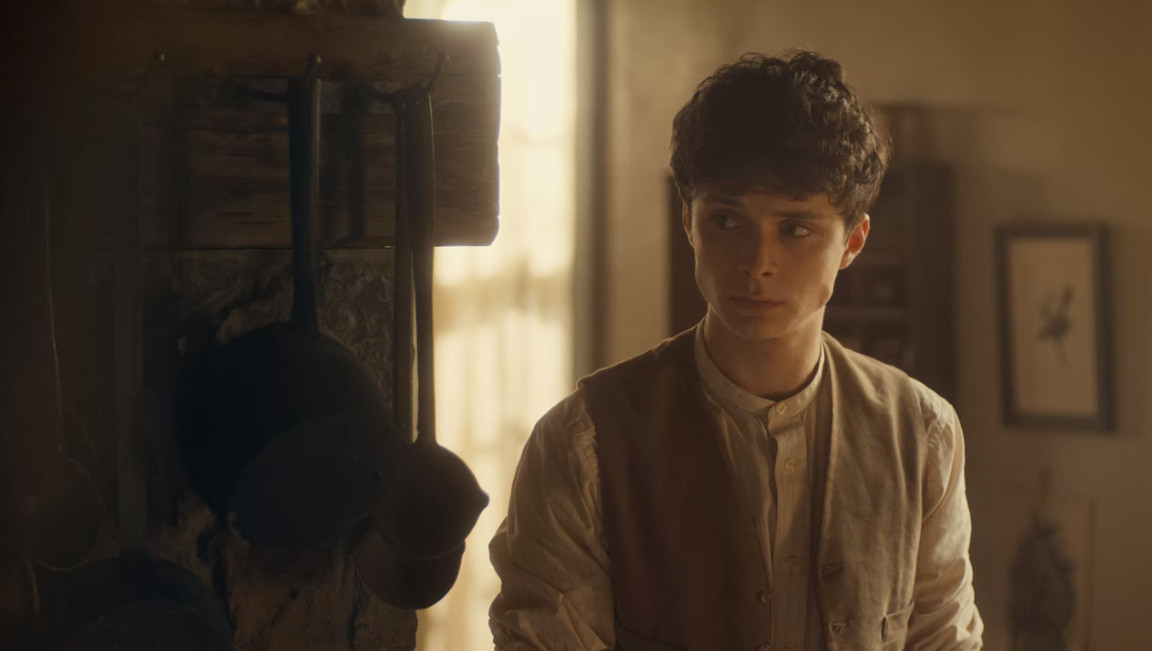 S... she looked at me. *pretends he& #39;s looking at something else*  #renewannewithane